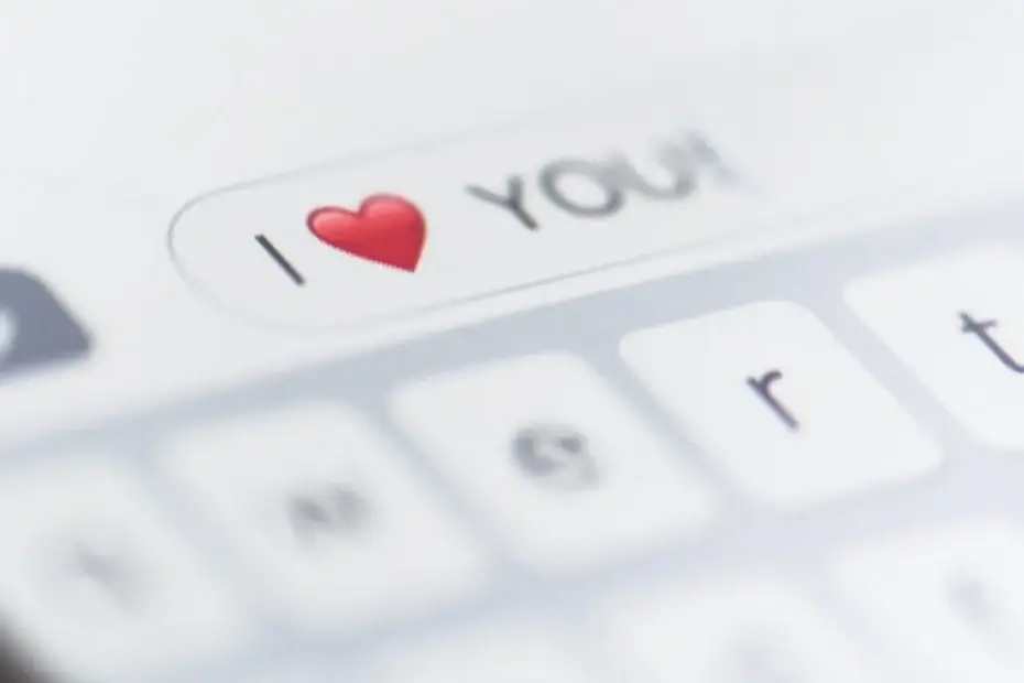 free templates by sector for your valentine's day sms campaigns