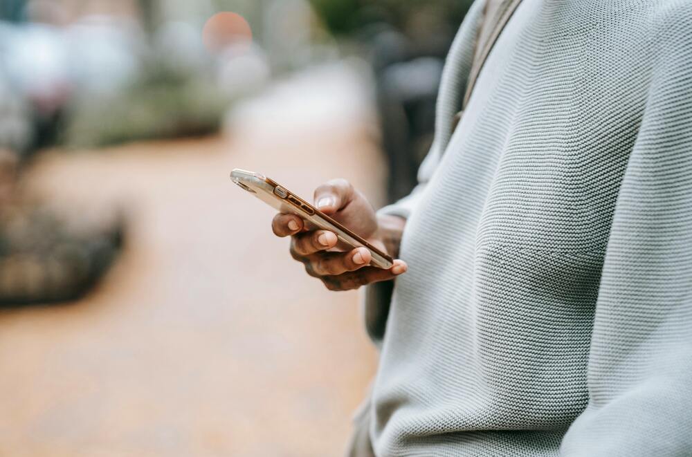 Comment écrire un SMS marketing qui convertit (même en 160 caractères)