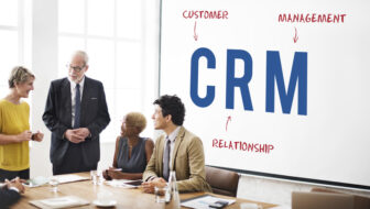 CRM et plateforme omnicanale automatisez vos parcours clients